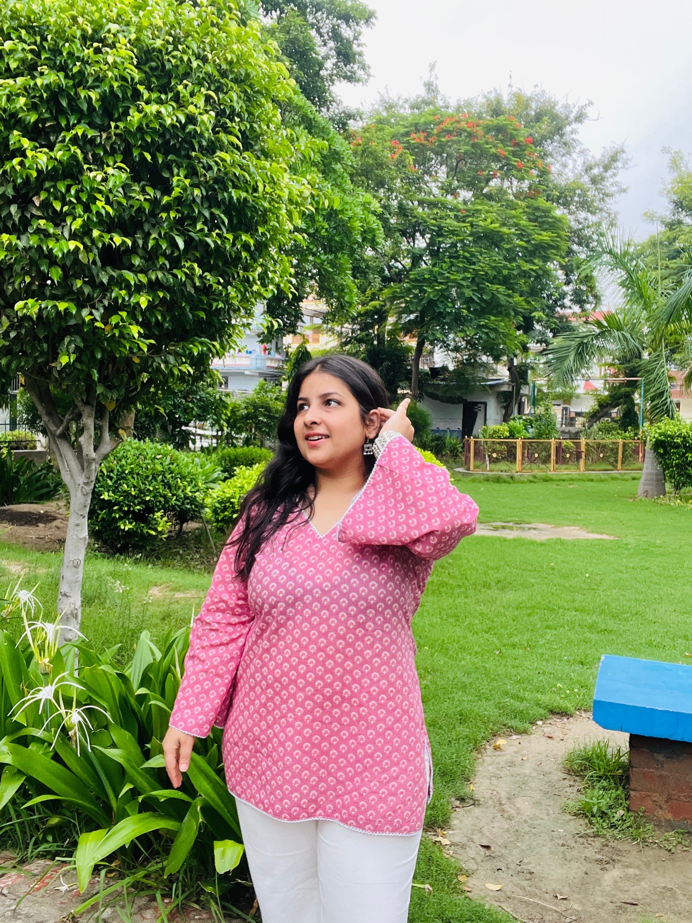 Gulabi Noor